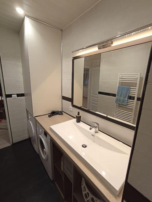 Superbe Appartement Renove A Neuf Centre Bourg Брем-сюр-Мер Екстериор снимка